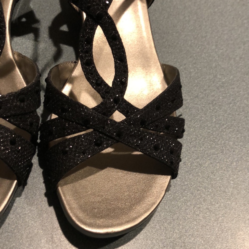Bandolino Wedge Sandals with Sparkles 6 1/2 - Picture 2 of 16